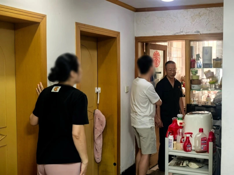 近40℃现场“开庭”，汗水浇开和解花
