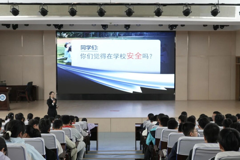 法治阳光照进校园，守护青春护航成长——我院持续开展法治宣传教育活动